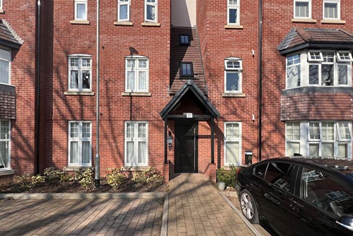 2 Bedroom Flat To Rent In Apartment Oakview, Wake Green Road, Moseley, B13