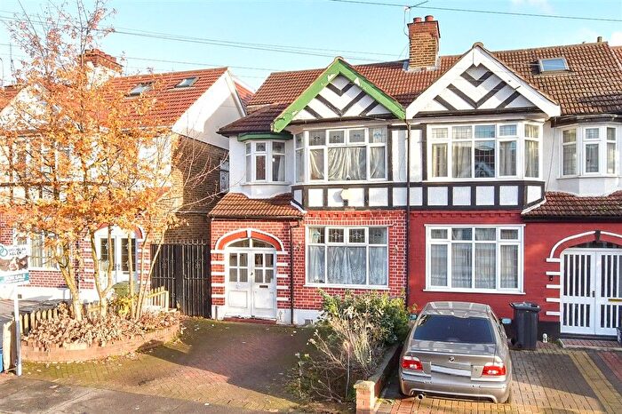 3 Bedroom End Terrace House For Sale In Abercorn Gardens, Chadwell Heath, Essex, RM6