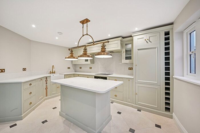 4 Bedroom End Of Terrace House To Rent In Hurlingham Square, Peterborough Road, London, SW6