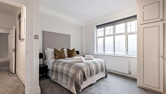2 Bedroom Apartment To Rent In Park Road, NW8