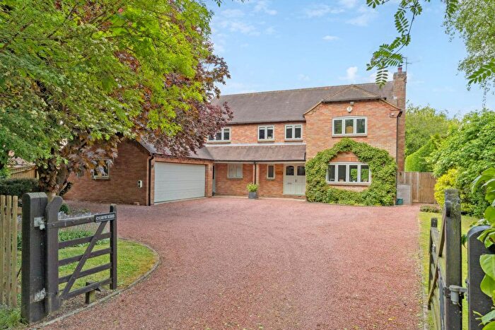5 Bedroom Detached House For Sale In Buckland, Aylesbury, HP22