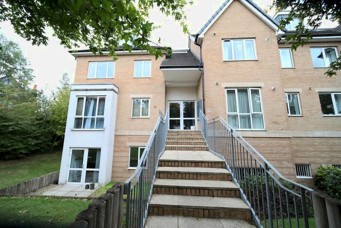 1 Bedroom Flat To Rent In Drapers Road, Enfield, EN2