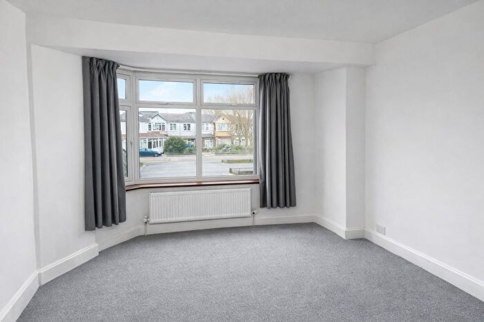 1 Bedroom Villa To Rent In Marthorne Crescent, Harrow, HA3