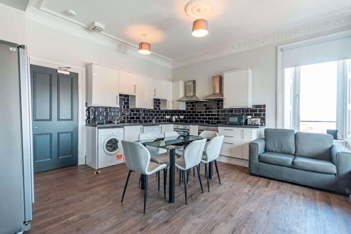 6 Bedroom Flat To Rent In Morningside Road, Edinburgh, EH10