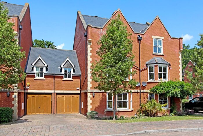 4 Bedroom Detached House For Sale In Longbourn, Windsor, SL4