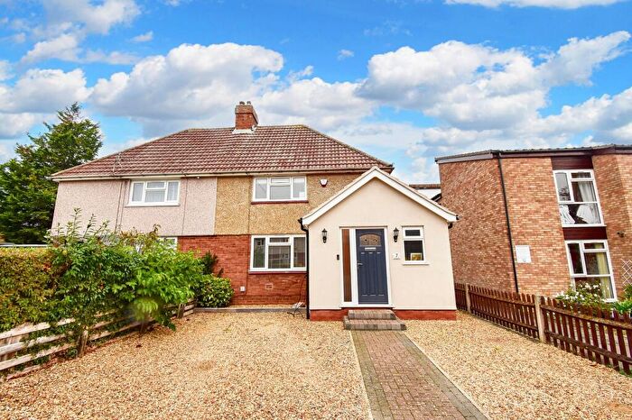 3 Bedroom Semi-Detached House For Sale In Dudley Close, Kempston, MK42