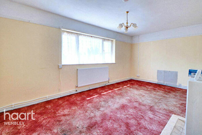 1 Bedroom Flat For Sale In North Wembley, HA0