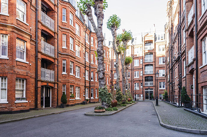 2 Bedroom Flat For Sale In Park Walk, London, SW10