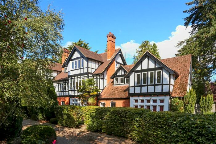 2 Bedroom Flat To Rent In Heathfield Avenue, Sunninghill, Ascot, SL5