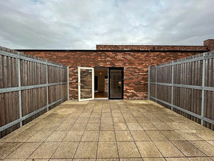 3 Bedroom Terraced House To Rent In Lockgate Mews, Manchester, Greater Manchester, , [ref: Qr], M4