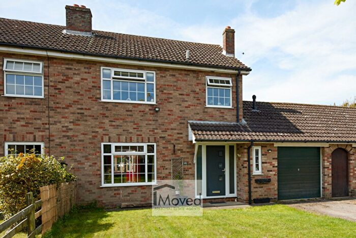 3 Bedroom Semi-detached House For Sale In Hawthorns, Riccall, York, YO19