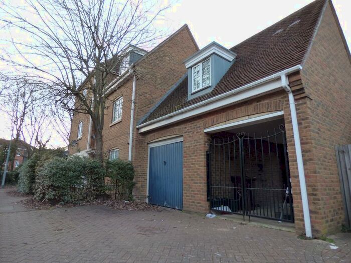 7 Bedroom Detached House To Rent In Hakewill Way, Colchester, CO4