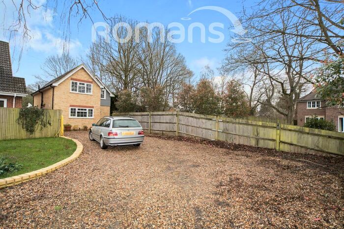 4 Bedroom Detached House To Rent In Venetia Close, Emmer Green, Reading, RG4
