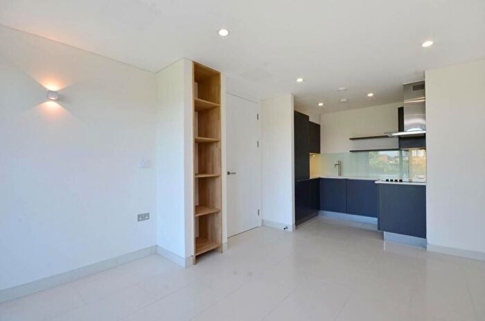 1 Bedroom Flat To Rent In Prince Of Wales Road, Kentish Town, London, NW5