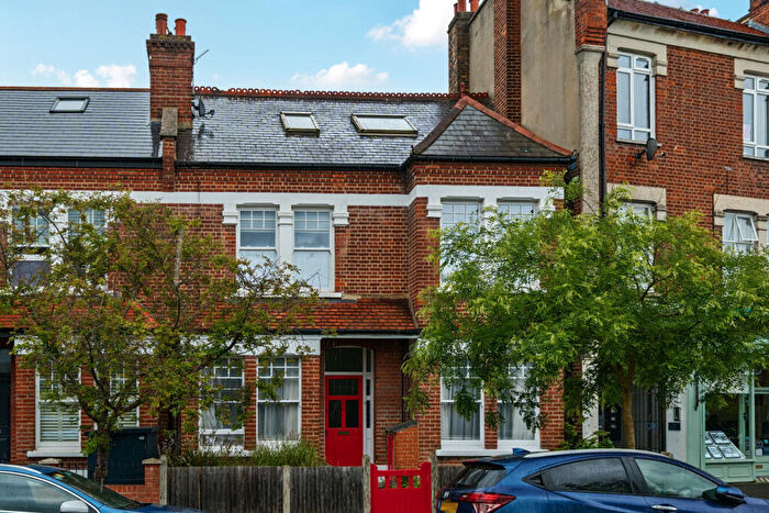 2 Bedroom Maisonette For Sale In Woodwarde Road, East Dulwich, London, SE22