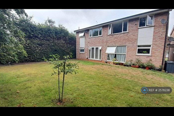 2 Bedroom Maisonette To Rent In Hampton Close, Stevenage, SG2