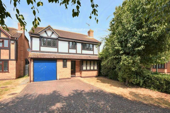 4 Bedroom Detached House To Rent In Ravencroft, Bicester, OX26