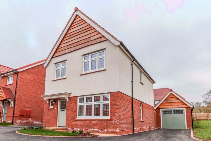 3 Bedroom House To Rent In Leckhampton, GL53