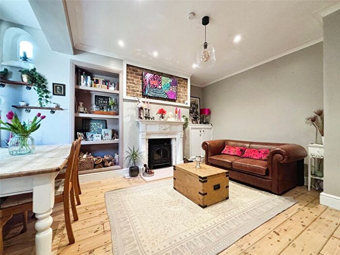 1 Bedroom Flat For Sale In Madeira Park, Tunbridge Wells, Kent, TN2
