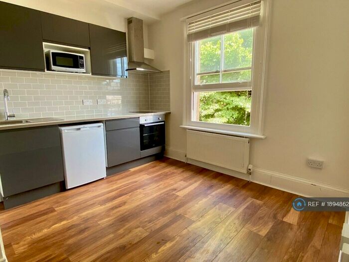 Studio To Rent In Seafield Road, Hove, BN3