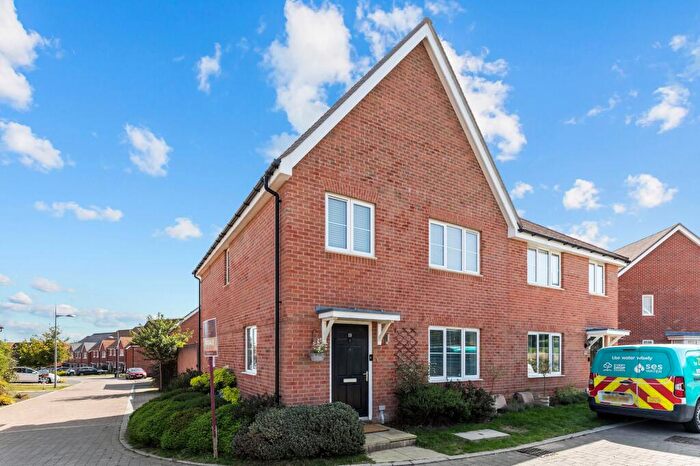 4 Bedroom Semi-Detached House For Sale In Arun Valley Way, Faygate, RH12