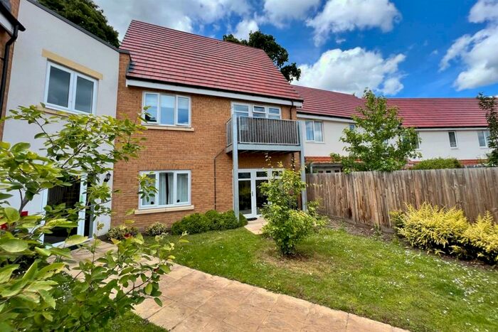 1 Bedroom Apartment For Sale In Copse Close, Fleet, GU51