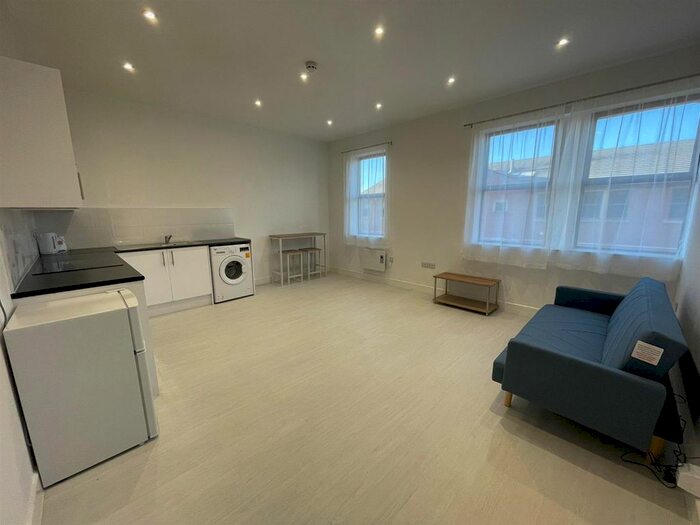 1 Bedroom Flat To Rent In Church Court, Morley, Leeds, LS27