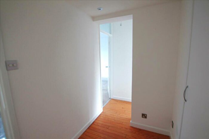 2 Bedroom Flat To Rent In Blunesfield, Potters Bar, Potters Bar, EN6