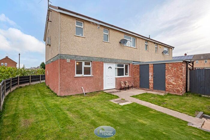3 Bedroom Semi-Detached House For Sale In Sycamore Road, Carlton-in-Lindrick, Worksop, S81