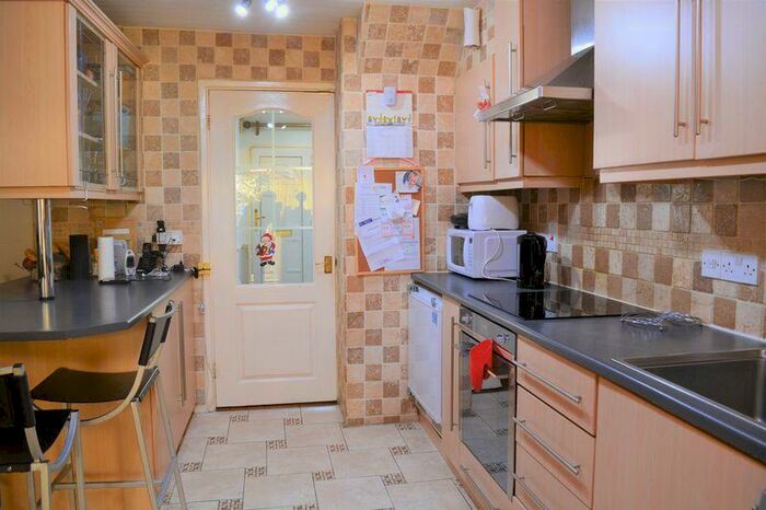 4 Bedroom House To Rent In Ramillies Road, Mill Hill, NW7