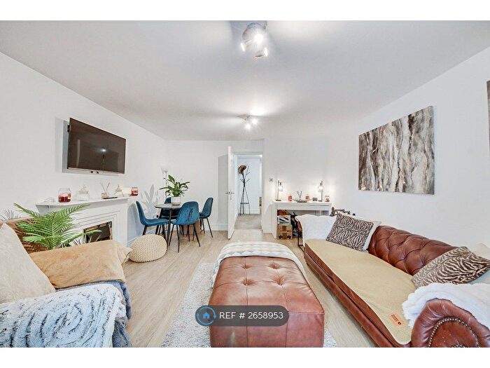 2 Bedroom Flat To Rent In Westcliffe Road, Southport, PR8