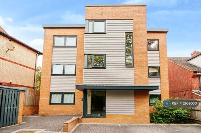 1 Bedroom Flat To Rent In Millbrook Road East, Southampton, SO15