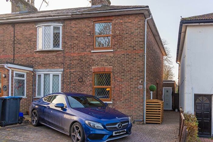 2 Bedroom End Of Terrace House For Sale In Junction Road, Burgess Hill, RH15