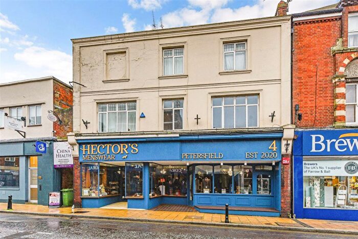 1 Bedroom Flat To Rent In Eve Court, Chapel Street, Petersfield, GU32