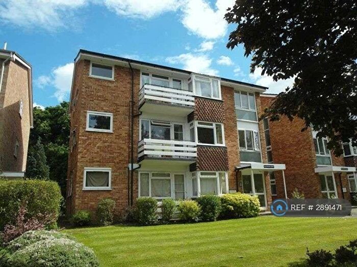 1 Bedroom Flat To Rent In Ellswood Court, Surbiton, KT6