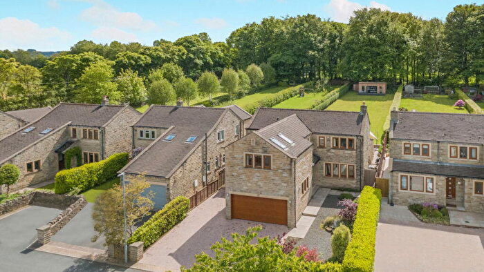 5 Bedroom Detached House For Sale In Woodside Lodge, HD8