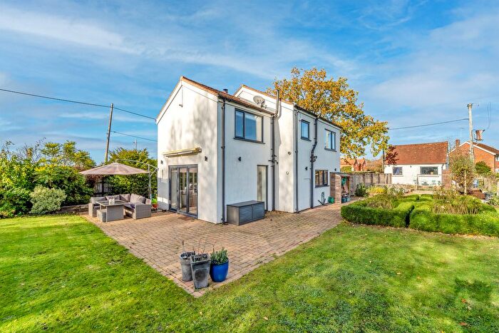 4 Bedroom Detached House For Sale In Mereoak Lane, Grazeley, Reading, RG7