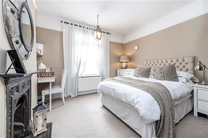 2 Bedroom Flat To Rent In St. Olaf's Road, London, SW6