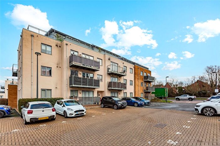 2 Bedroom Flat For Sale In Ramsden Court, Golden Jubilee Way, Wickford, Essex, SS12