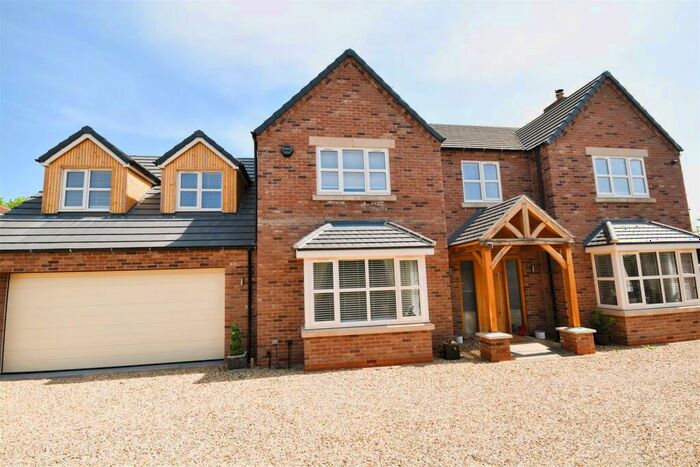 6 Bedroom Detached House For Sale In Old Great North Road, Sutton-On-Trent, Newark, NG23