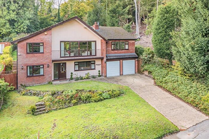 4 Bedroom Detached House For Sale In Warrenwood Drive, High Wycombe, Buckinghamshire, HP11