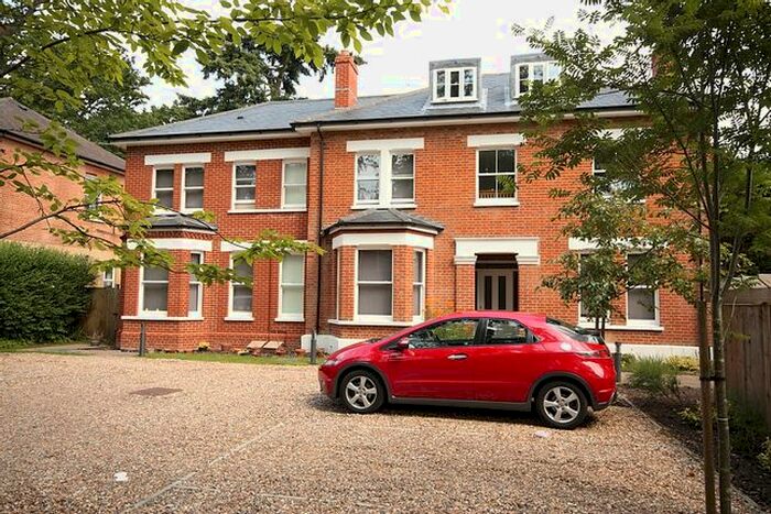 1 Bedroom Flat To Rent In Broomhall Road, Horsell, Woking, GU21