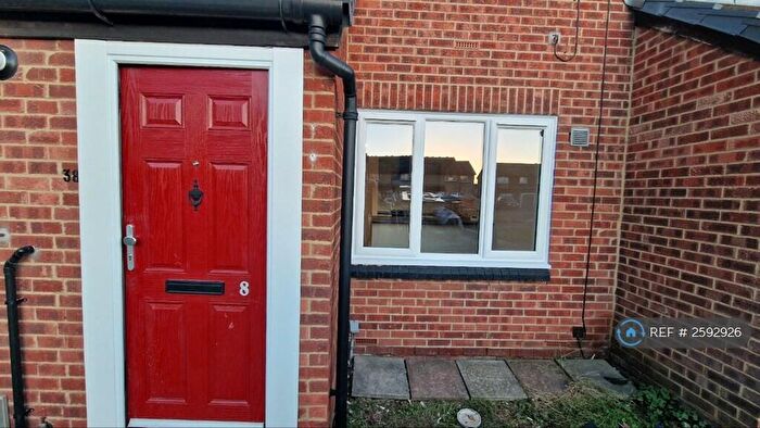 1 Bedroom Flat To Rent In Columbine Way, Romford, RM3