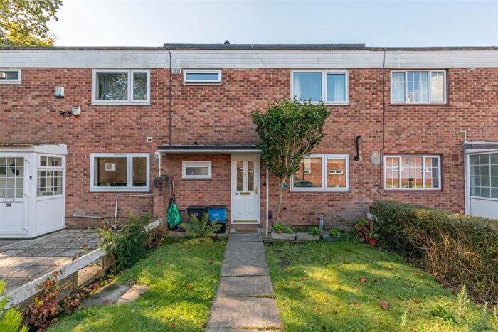 3 Bedroom House To Rent In Empress Avenue, Aldersbrook, E12