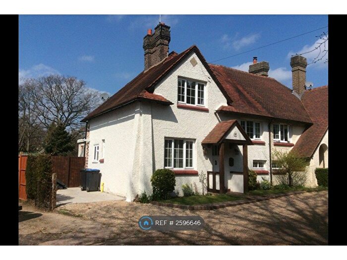 3 Bedroom Semi-Detached House To Rent In Mill Cottages, East Grinstead, RH19