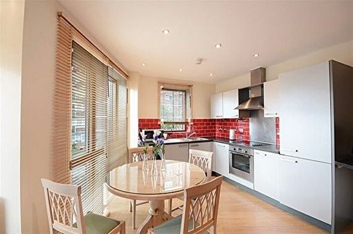 2 Bedroom Flat To Rent In Abbey Street, London, SE1