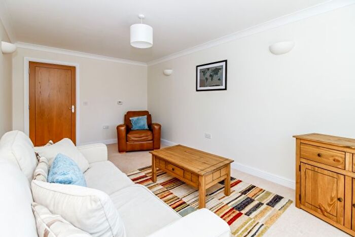 2 Bedroom Flat To Rent In Islip Road, Oxford, OX2