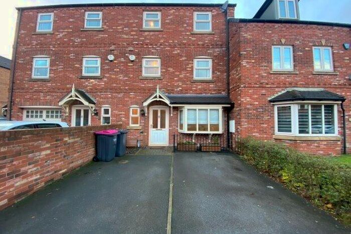 5 Bedroom Town House To Rent In Progress Drive, Rotherham, S66