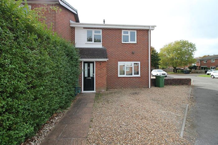 3 Bedroom Property To Rent In Saunders End, Hyde Heath, HP6