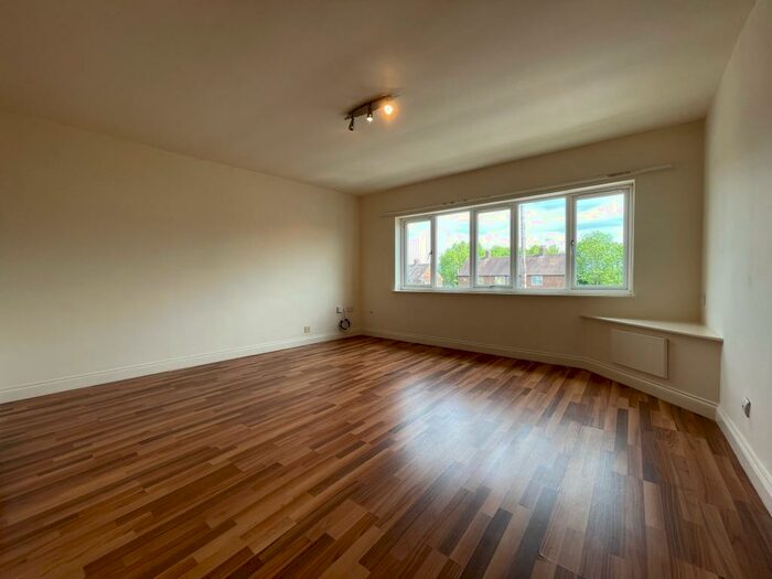 3 Bedroom Flat To Rent In Larkfield Road, Nuthall, Nottingham, NG16